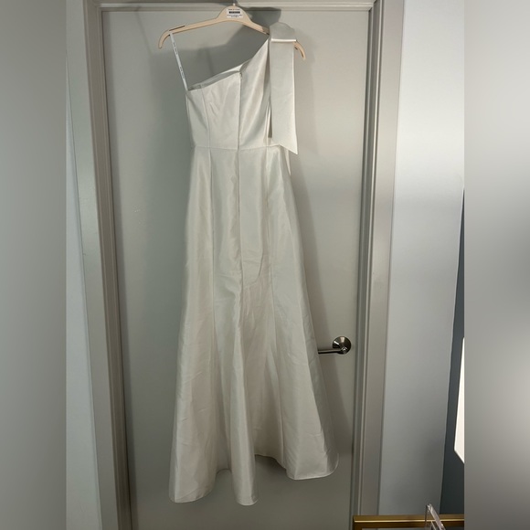 Alfred Sung Bridesmaid / Formal Gown - Picture 6 of 12